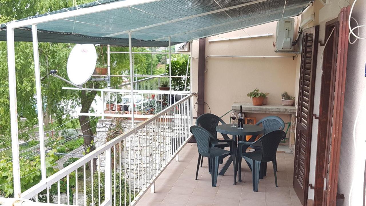Apartman Ema 4+2 Koromacno Luaran gambar