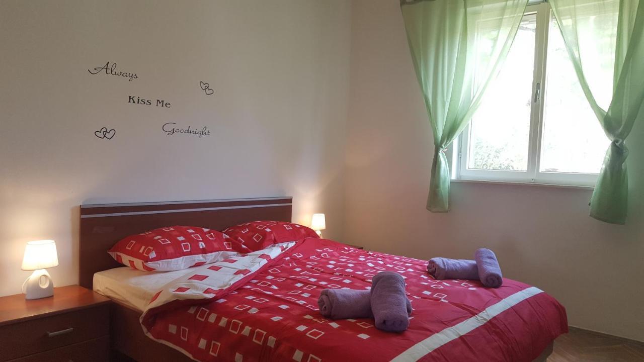 Apartman Ema 4+2 Koromacno Luaran gambar